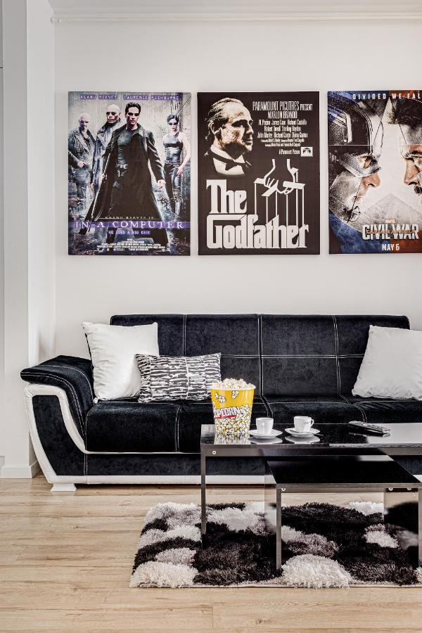 Ari Cinema Apartament With 2M Videoproiector Daire Arad Dış mekan fotoğraf